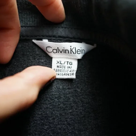 Men's Calvin Klein Sweater, Size XL - Picture 4 of 5